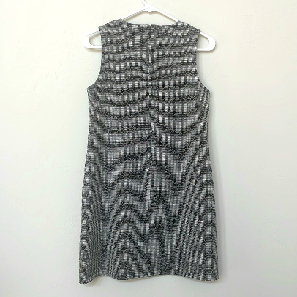 Black & White Sleeveless Tweed Shift Dress - Picture 2 of 4